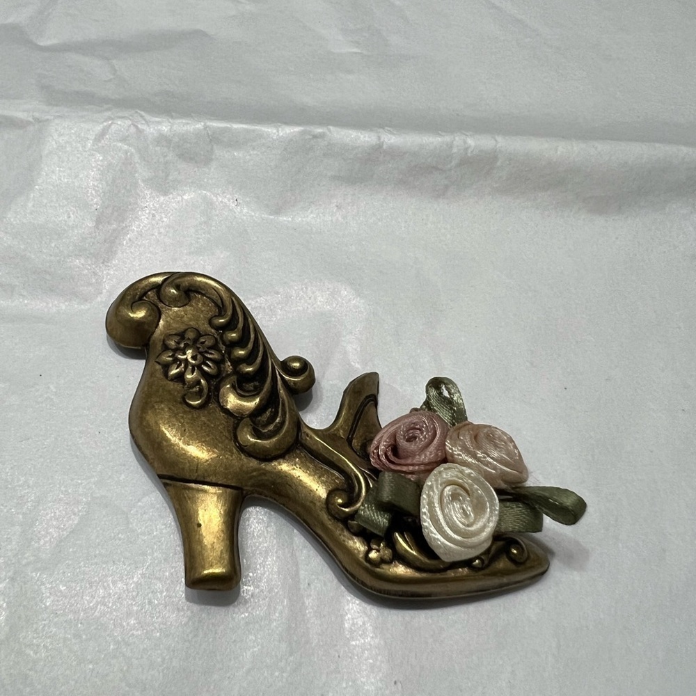 Vintage Gold Shoe Brooch with Floral Design Art Nouveau